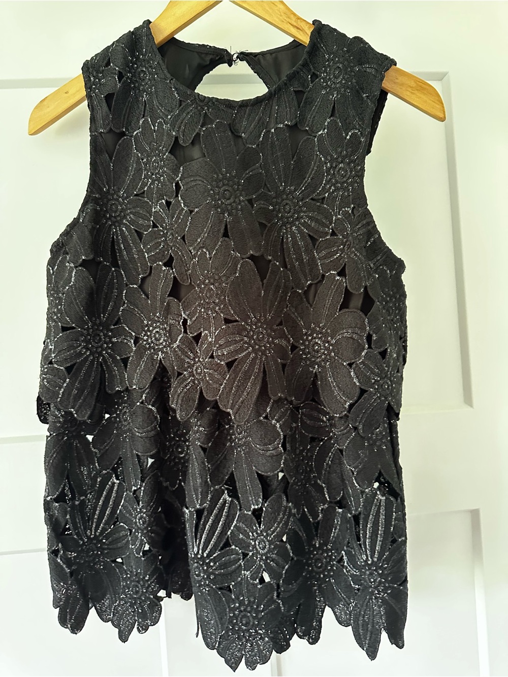 SAYLOR Black Floral Sleeveless Top - XS